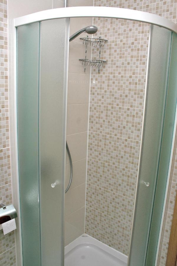 Apartments With A Parking Space Bilo, Primosten - 12870 מראה חיצוני תמונה