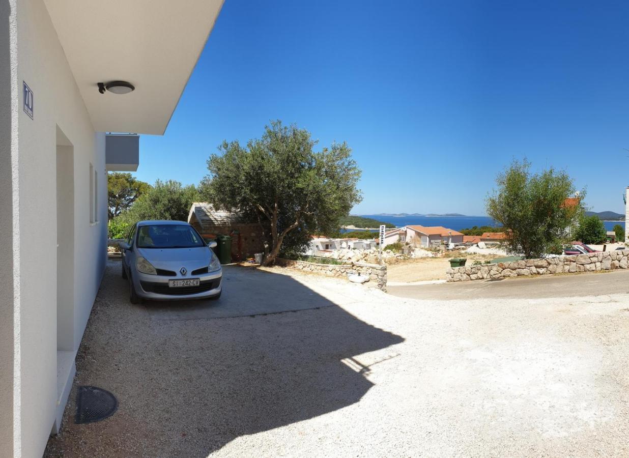 Apartments With A Parking Space Bilo, Primosten - 12870 מראה חיצוני תמונה